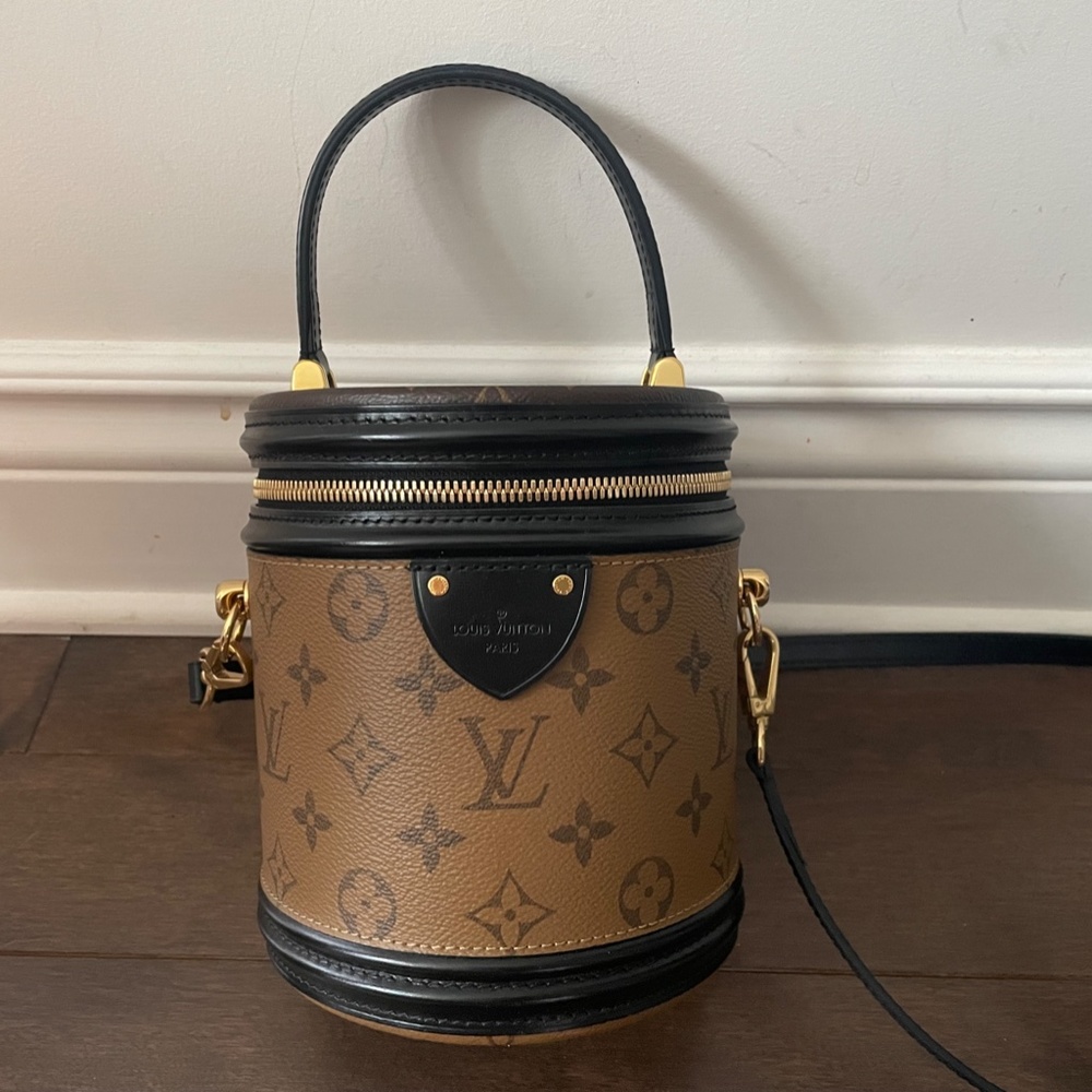 EMT 2050 100% Authentic Loius Vuitton Cannes Handbag - Picture 2 of 10
